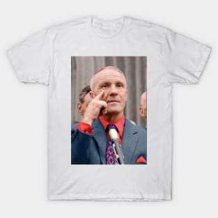 Shanks the legend T-Shirt